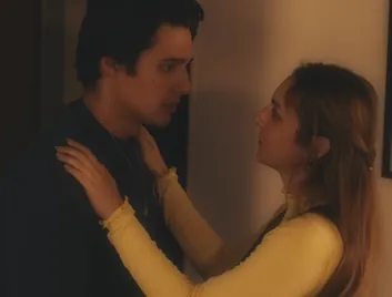 Pareja abrazada
