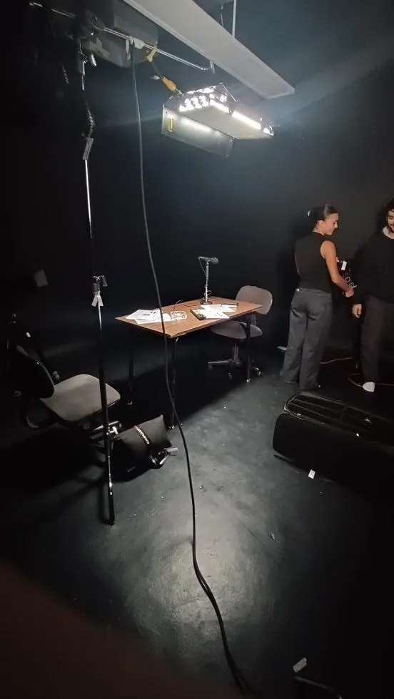 Estudio iluminado durante un rodaje